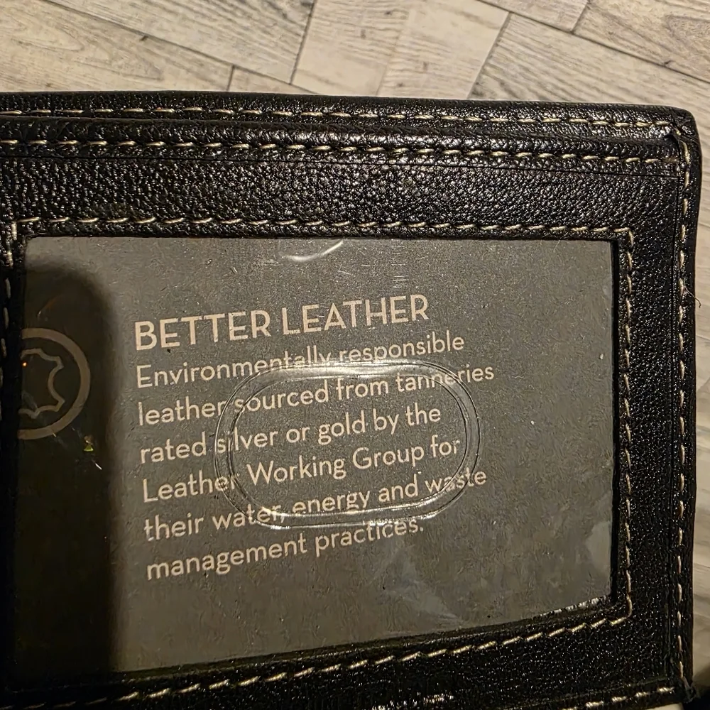 Timberland Black Leather Wallet with Contrast Stitching